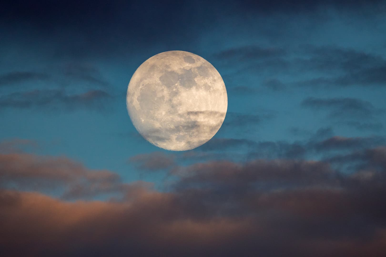 Full Moon on May 5, 2023!